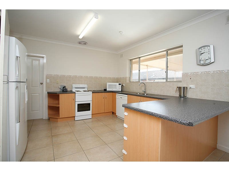 6 McGonigal Drive, Willaston SA 5118