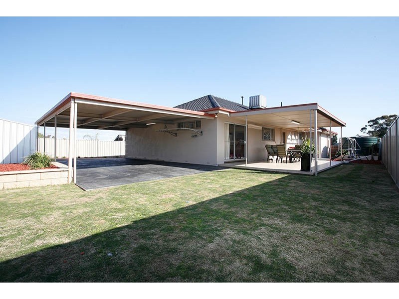 6 McGonigal Drive, Willaston SA 5118