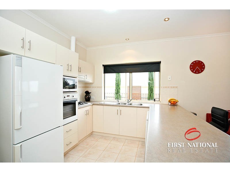 25 Thiele Crescent, Evanston Park SA 5116