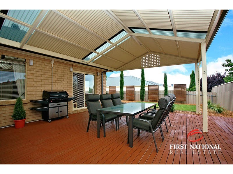 25 Thiele Crescent, Evanston Park SA 5116