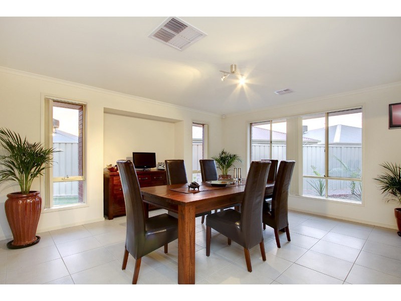 4 Wood Street, Parafield Gardens SA 5107