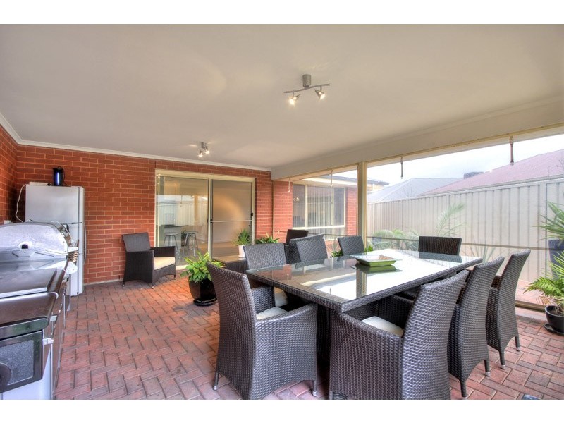 4 Wood Street, Parafield Gardens SA 5107