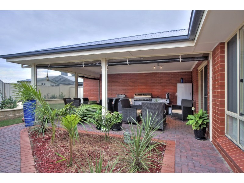 4 Wood Street, Parafield Gardens SA 5107