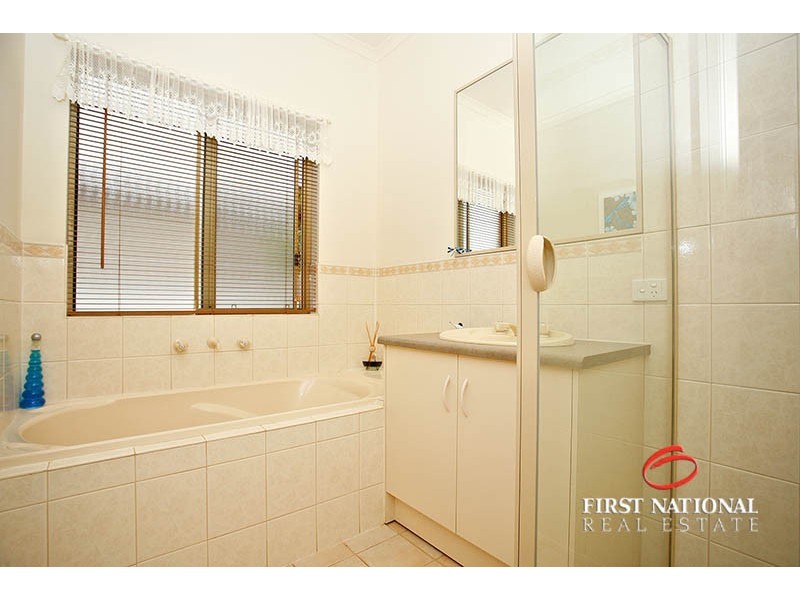 25 Thiele Crescent, Evanston Park SA 5116