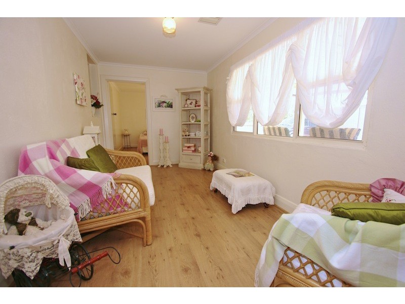 4 Ryde Street, Evanston SA 5116