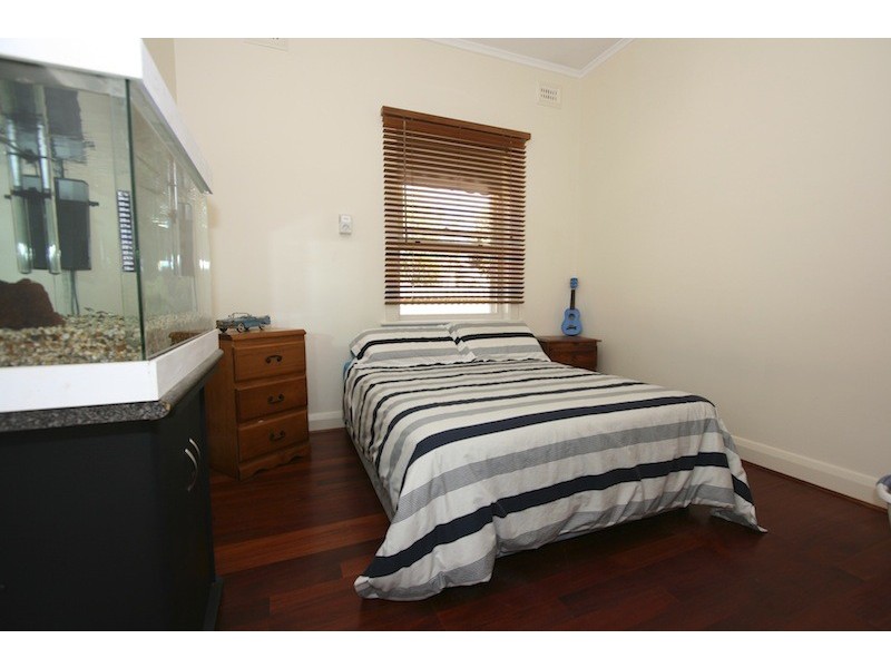 4 Ryde Street, Evanston SA 5116