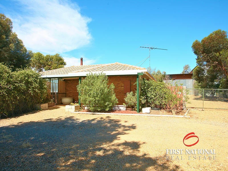 547 and 548 Government Road, Owen SA 5460