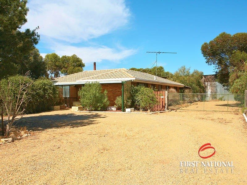 547 and 548 Government Road, Owen SA 5460