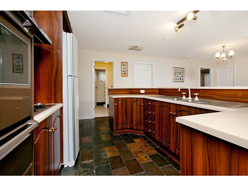 9 Robert Rankine Road, Williamstown SA 5351