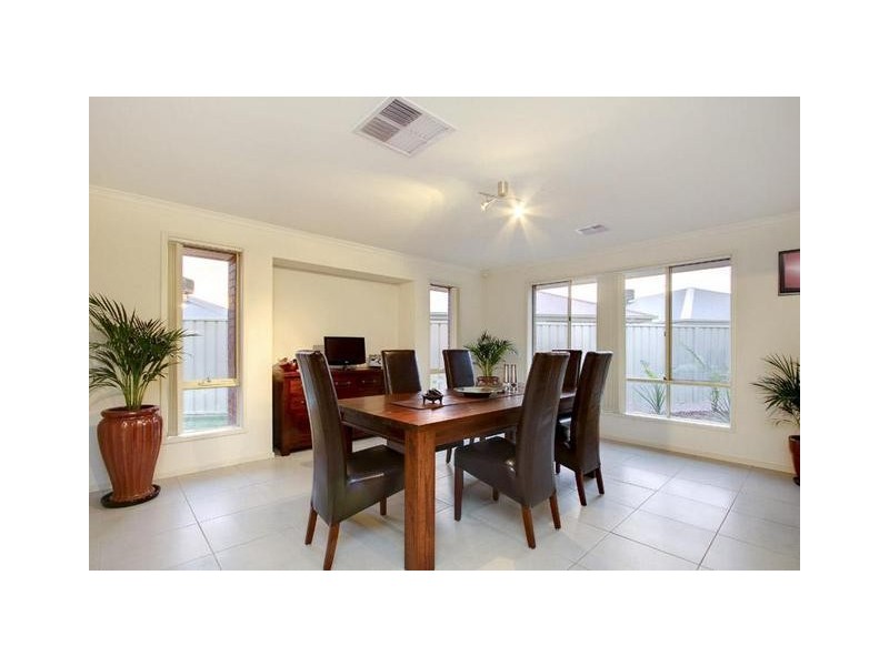 4 Wood Street, Parafield Gardens SA 5107