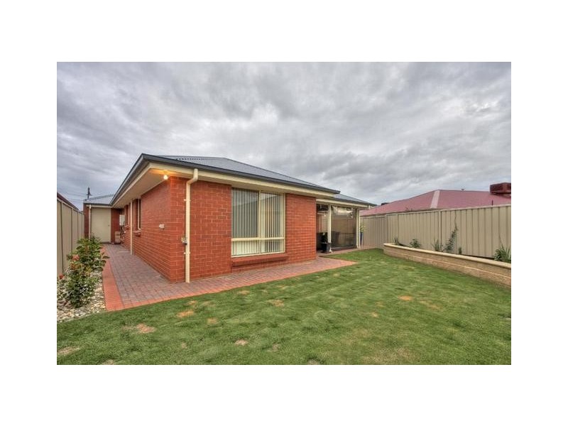 4 Wood Street, Parafield Gardens SA 5107