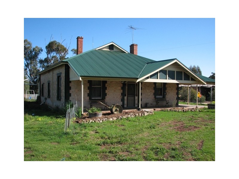 Lot 701 Saints-Avon Road, Bowmans SA 5550