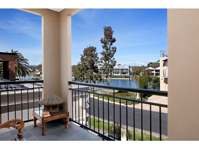 23 Frome Crescent, Mawson Lakes SA 5095