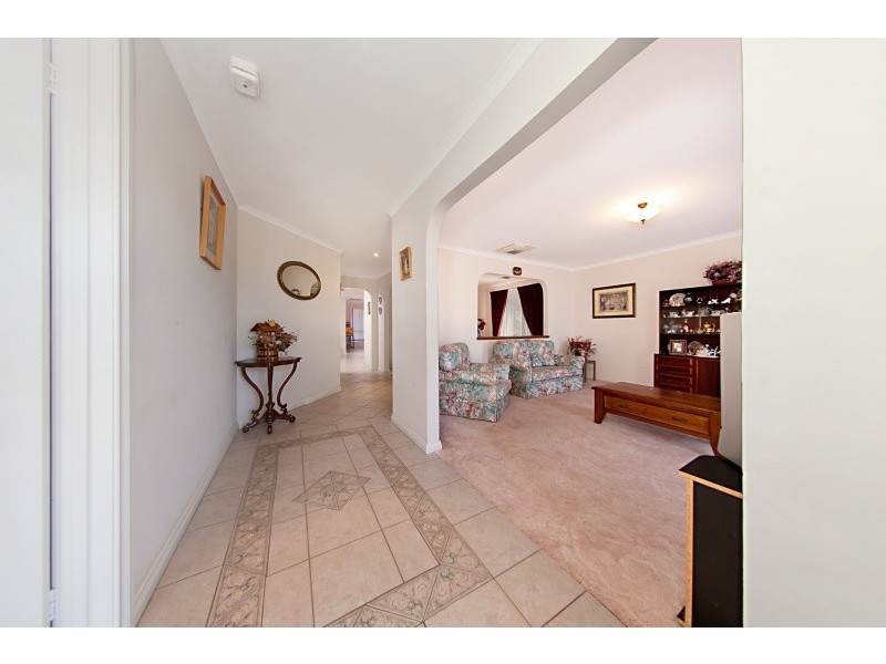 8 Bombardieri Court, Evanston Park SA 5116