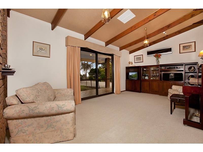 4 Chapman Drive, One Tree Hill SA 5114