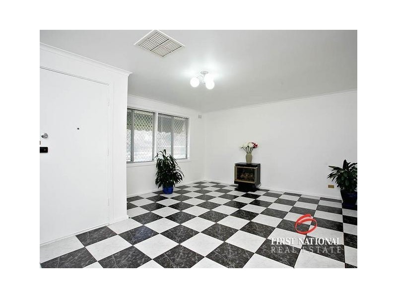 17 Montacute Street, Elizabeth Downs SA 5113