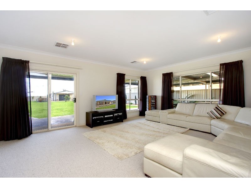 5 Glenfield Circuit, Angle Vale SA 5117