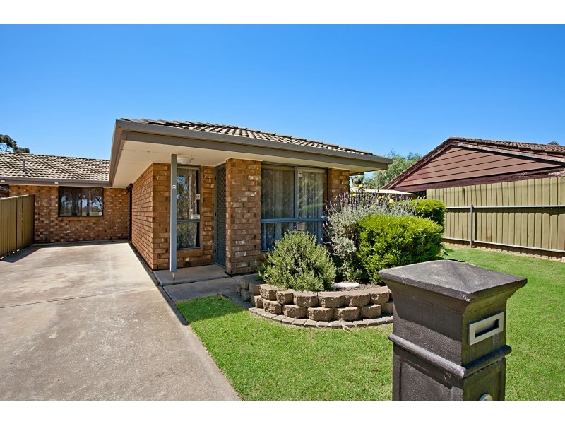 2/27  Commodore Parade, Andrews Farm SA 5114
