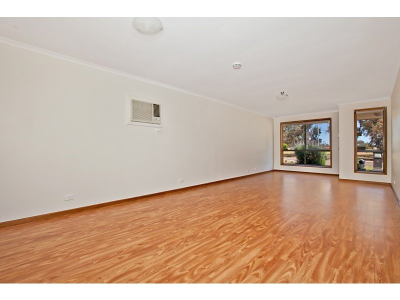 2/27  Commodore Parade, Andrews Farm SA 5114