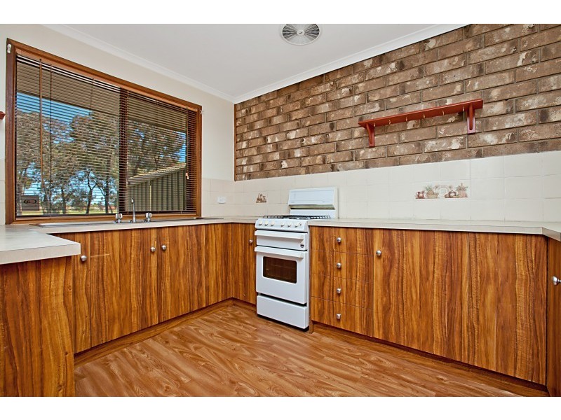 2/27  Commodore Parade, Andrews Farm SA 5114