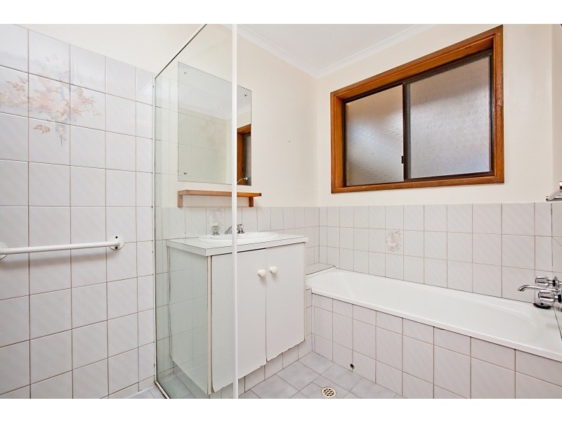 2/27  Commodore Parade, Andrews Farm SA 5114