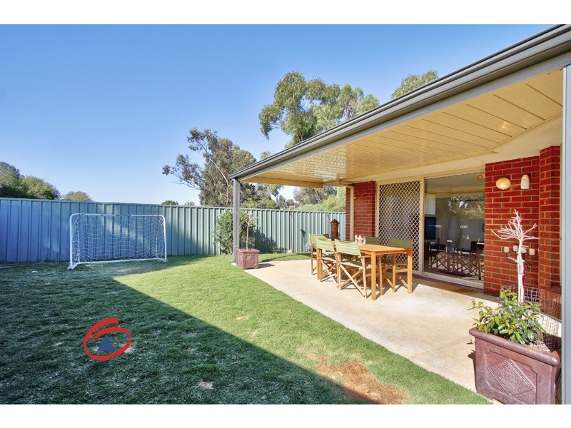 18 Lumsden Court, Evanston Park SA 5116