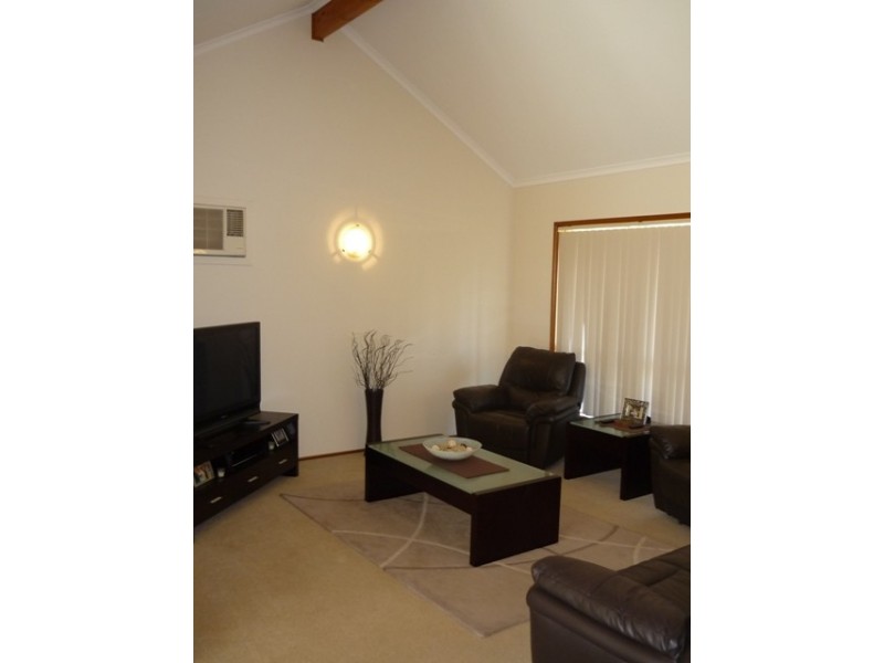 8 Leicester Grove, Andrews Farm SA 5114