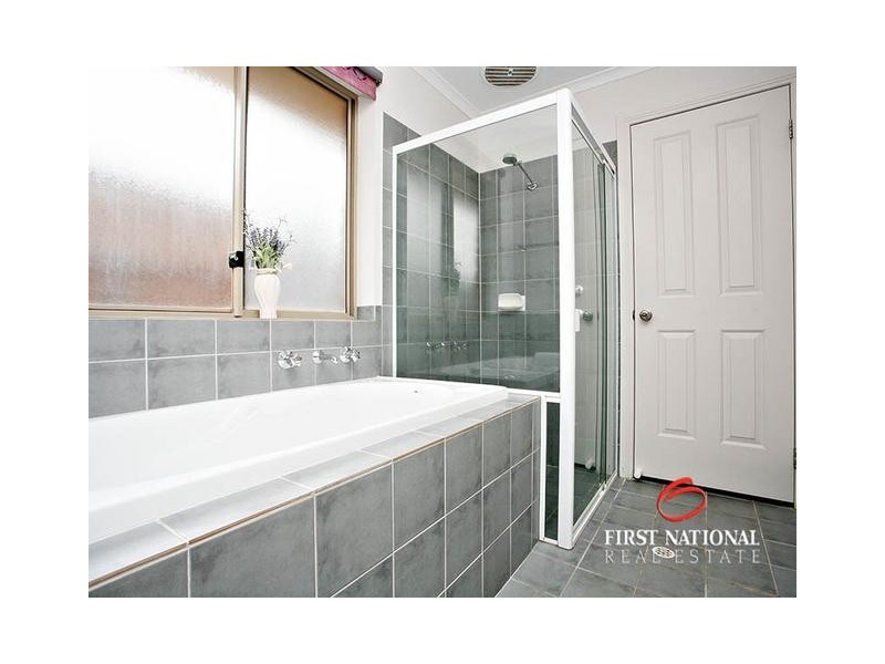 27 Thiele Crescent, Evanston Park SA 5116