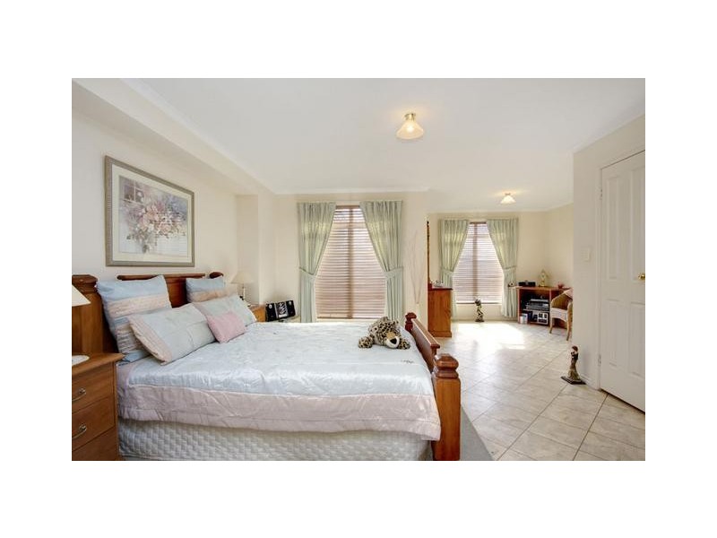 6 Gerlach Grove, Evanston Park SA 5116