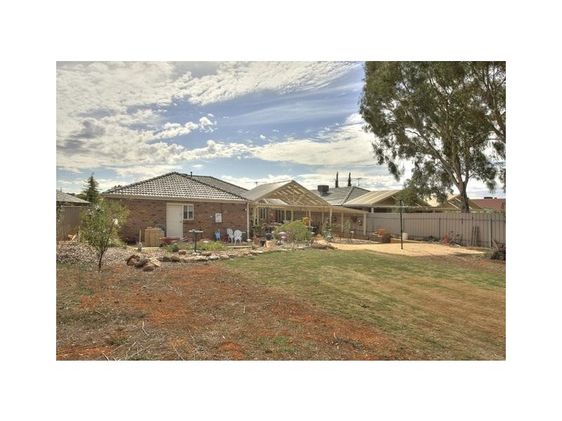 6 Gerlach Grove, Evanston Park SA 5116