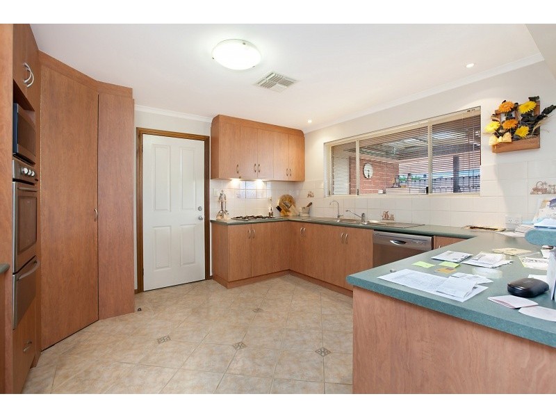 8 Rossiter Drive, Evanston Park SA 5116