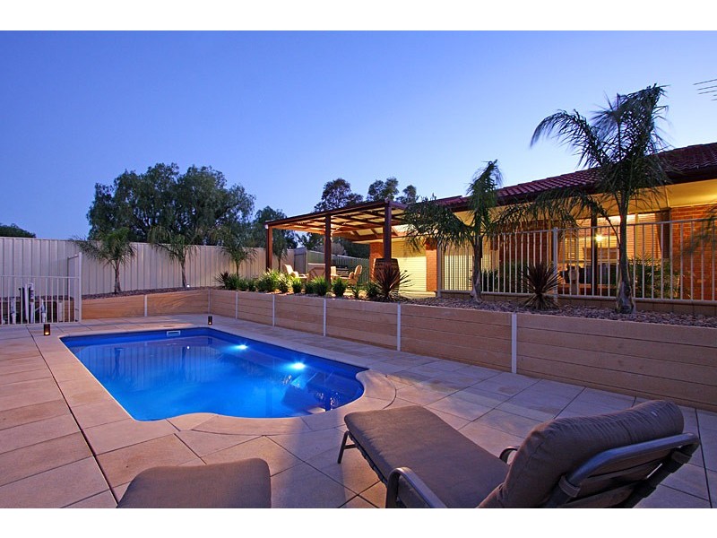 9 Jestina Court, Evanston SA 5116