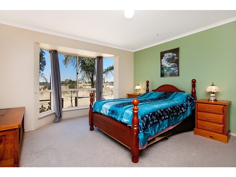 9 Jestina Court, Evanston SA 5116