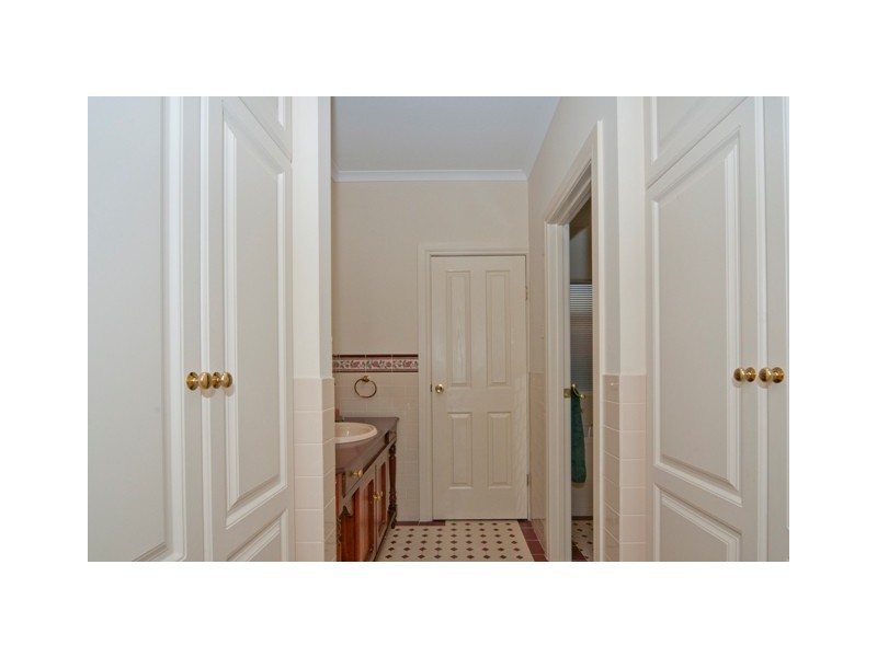 21 Ames Drive, Evanston Park SA 5116