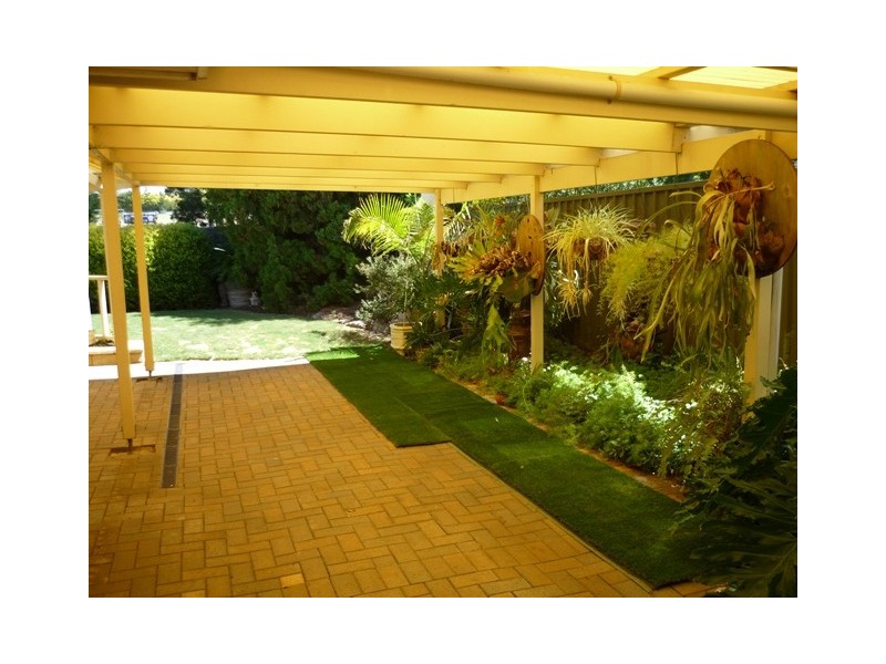 1 Lubbock Court, Wynn Vale SA 5127