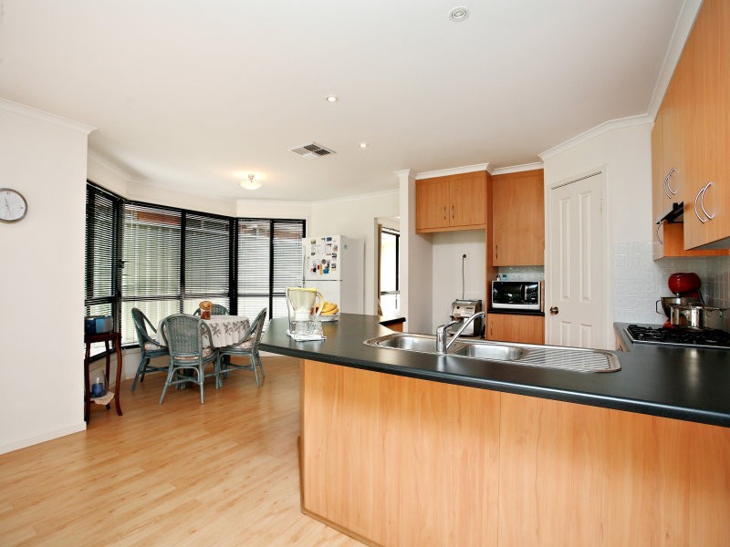 21 Lumsden Court, Evanston Park SA 5116