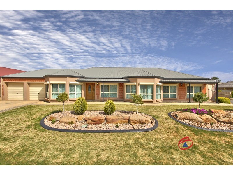 15 Greening Drive, Evanston Park SA 5116