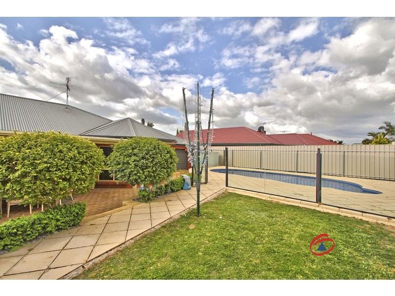 15 Greening Drive, Evanston Park SA 5116