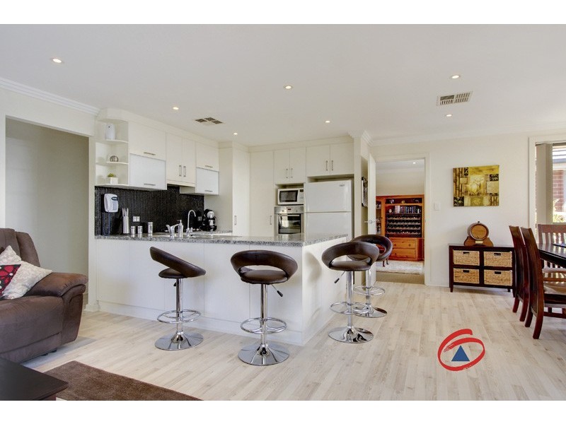 4 Sambell Court, Evanston Park SA 5116