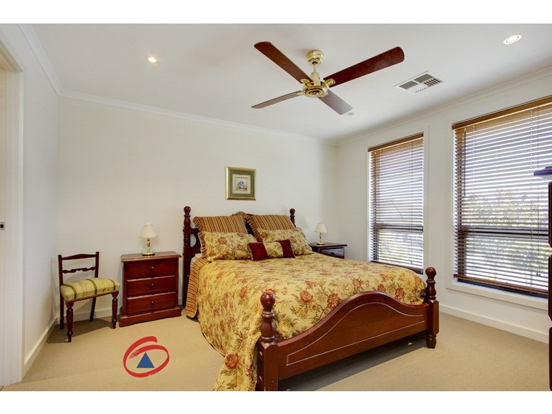 4 Sambell Court, Evanston Park SA 5116