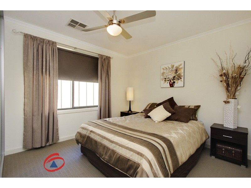 4 Sambell Court, Evanston Park SA 5116