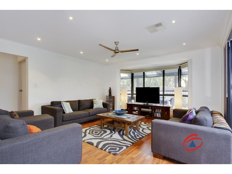 19 Lumsden Court, Evanston Park SA 5116