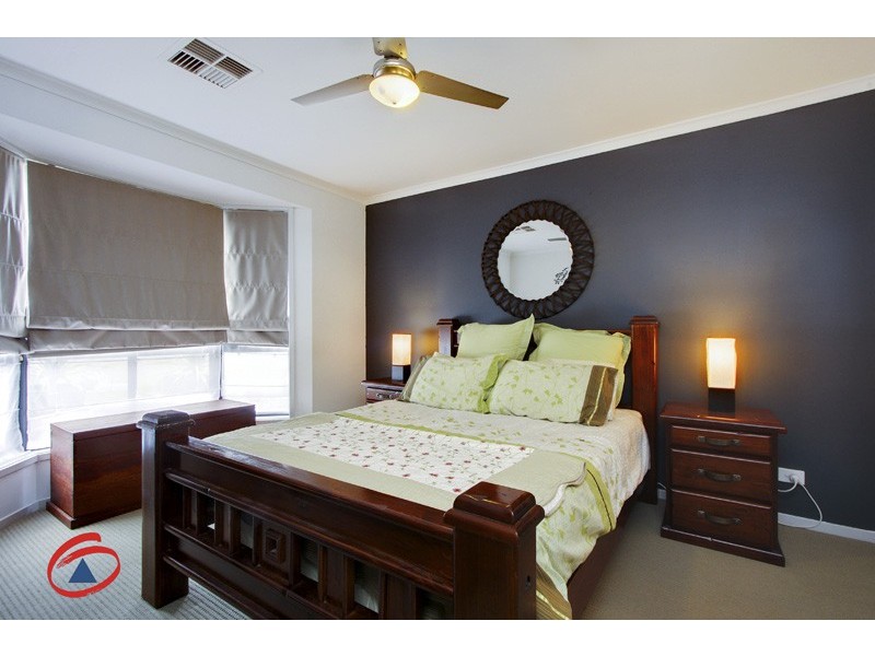 19 Lumsden Court, Evanston Park SA 5116