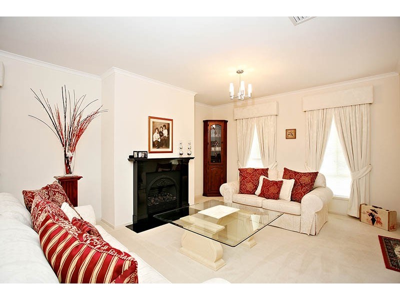 10 Rossiter Drive, Evanston Park SA 5116