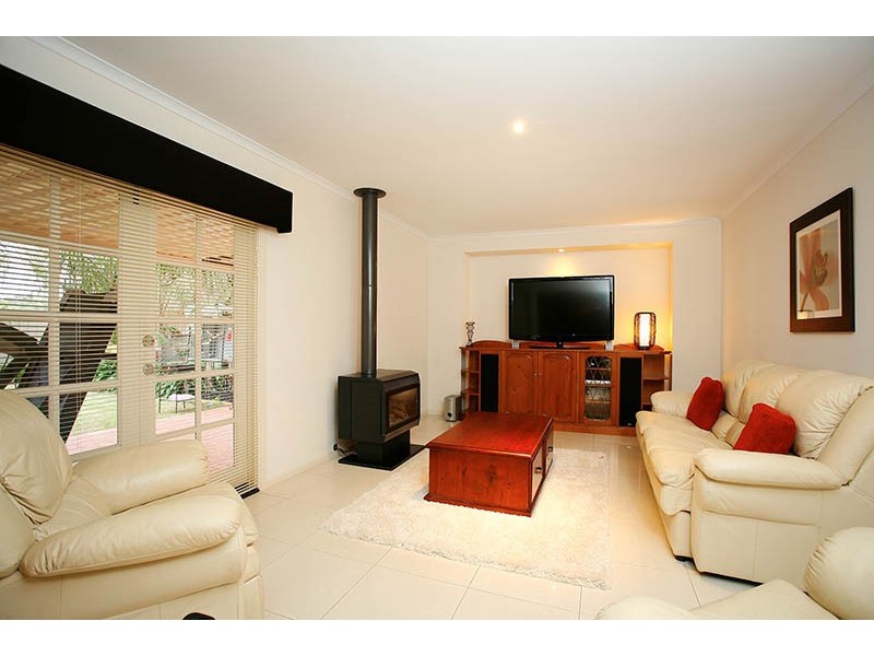 10 Rossiter Drive, Evanston Park SA 5116