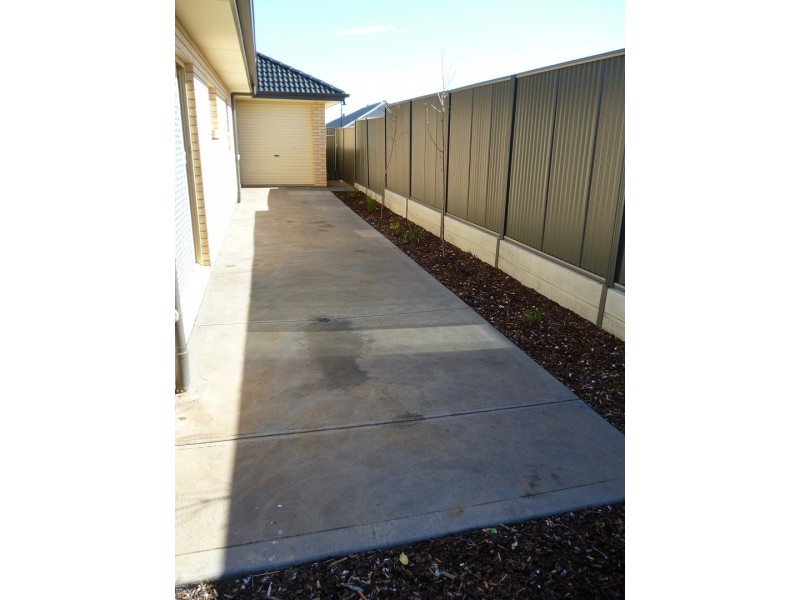 8 Teviot Place, Blakeview SA 5114