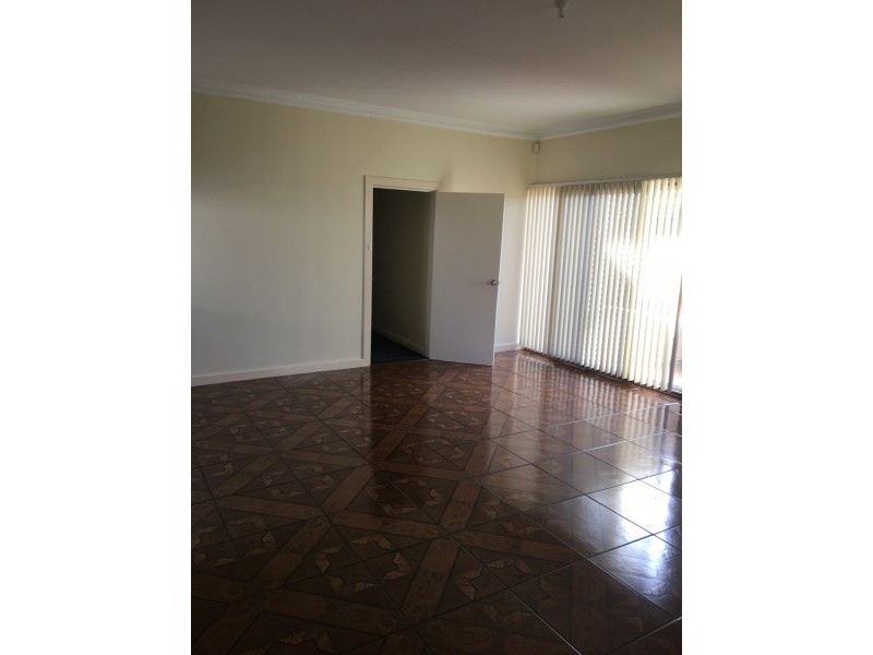 13 Milton Ave, Clearview SA 5085