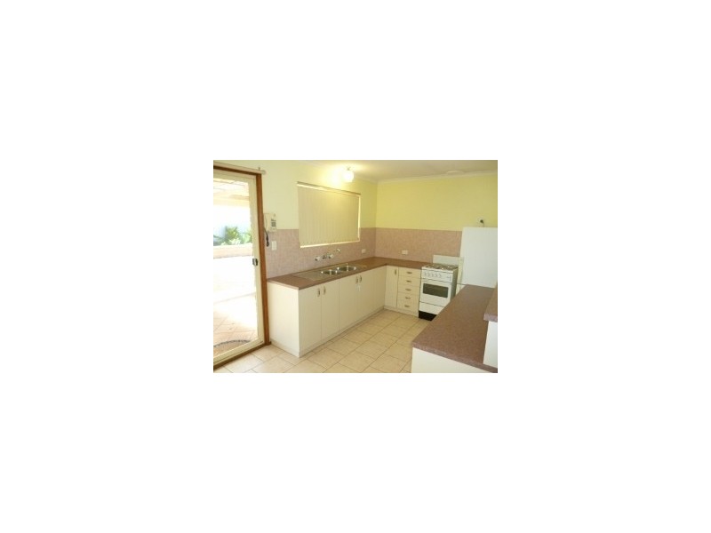 29 St Albans Rd, Evanston Park SA 5116