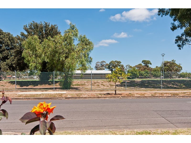 10 Lily Street, Blair Athol SA 5084