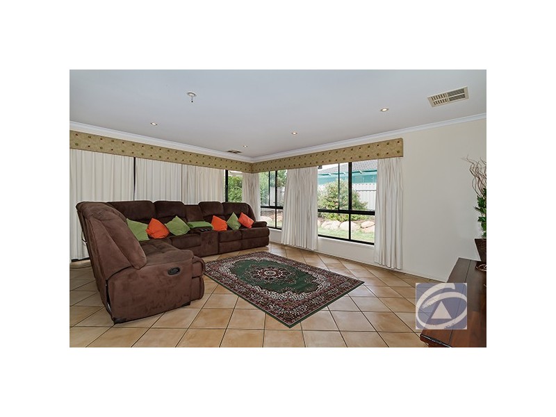2 Gleeson Grove, Evanston Park SA 5116
